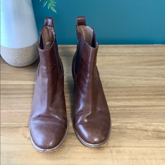 Madewell Heeled Chelsea Boot - Picture 2 of 5